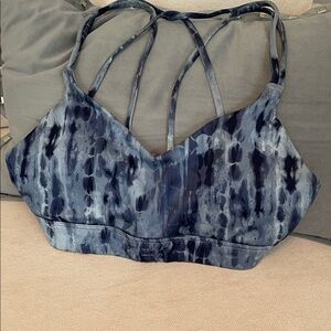 Old Navy Active Stylish Women's Strappy Bralette - Blue Tie-Dye